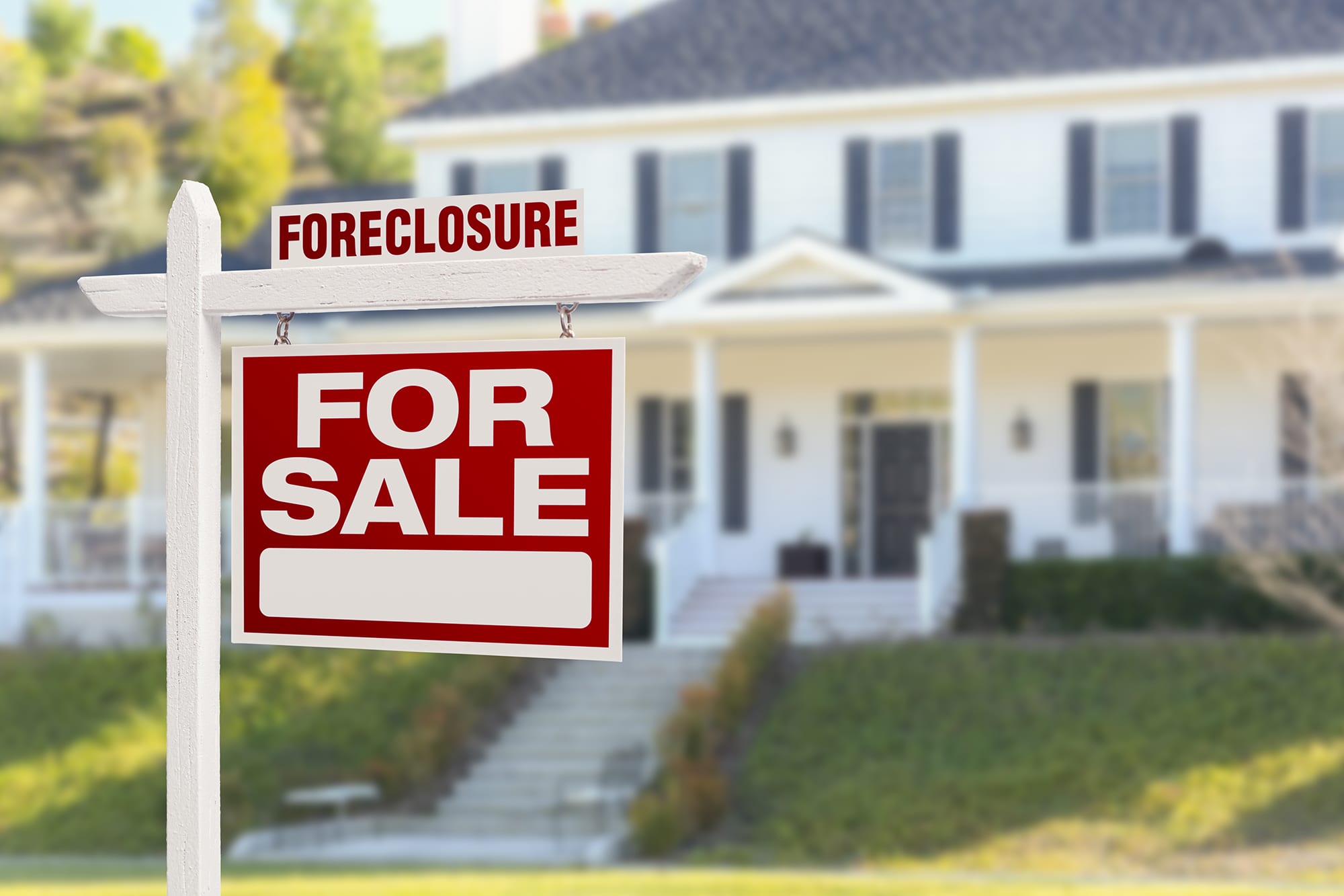 should i buy a foreclosure